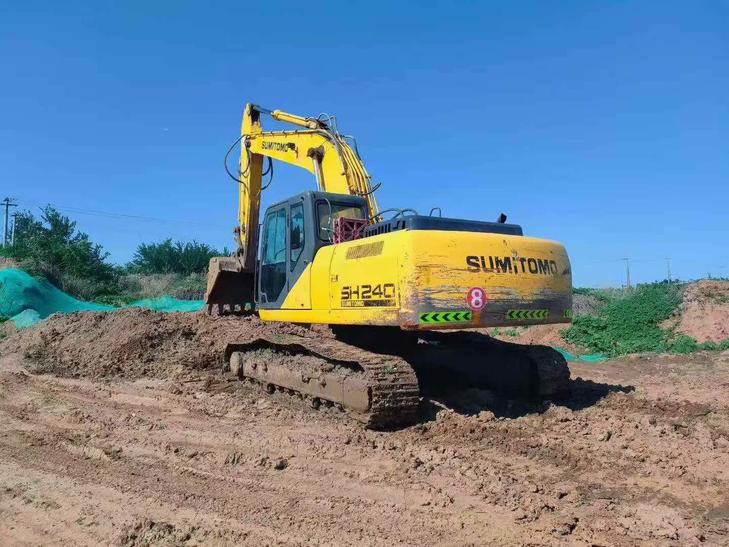 Buy Sumitomo SH240-3 Used Excavator / 1