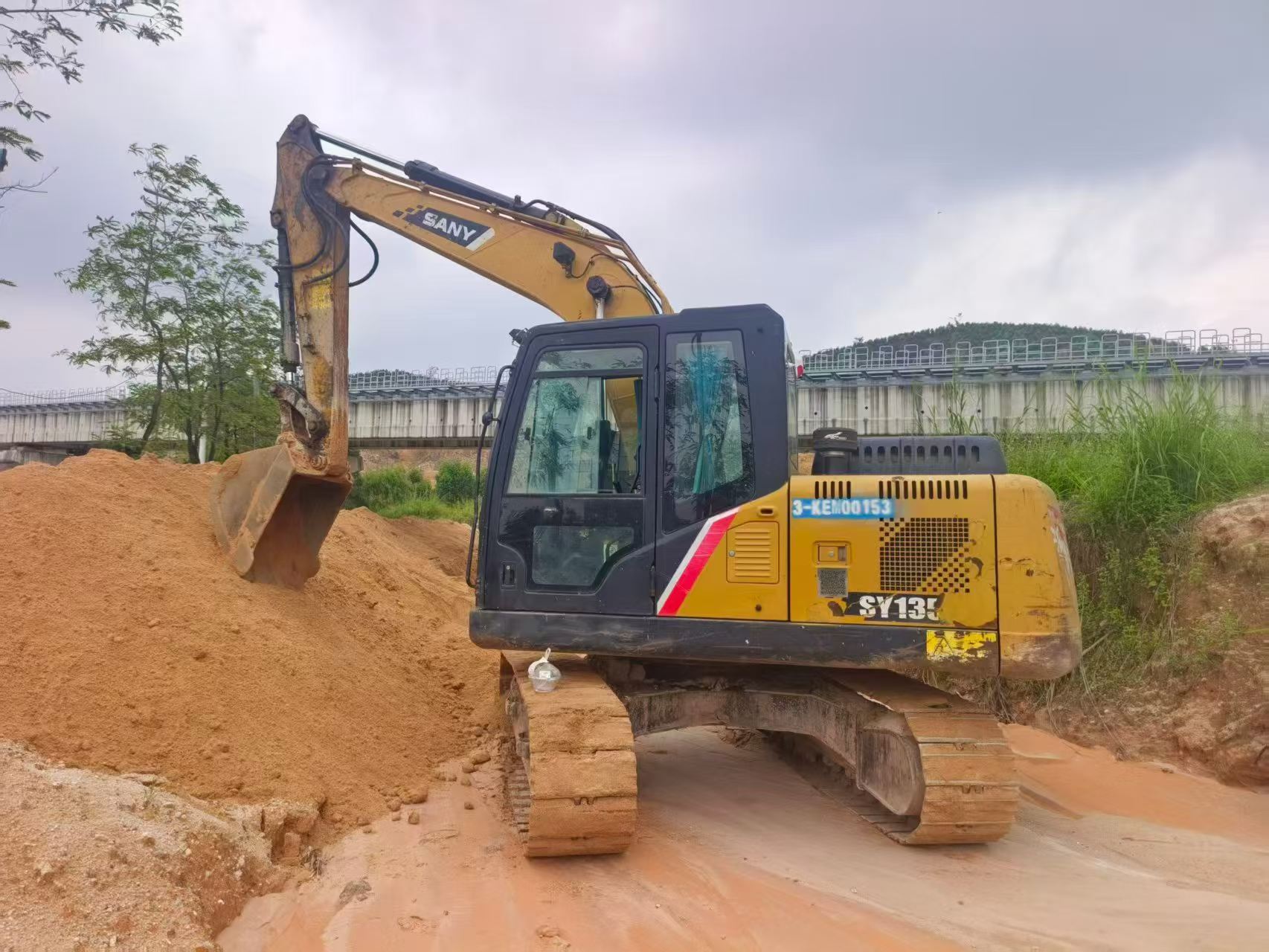 Buy Sany SY115C Used Excavator / 3 Buy Sany SY115C Used Excavator / 3