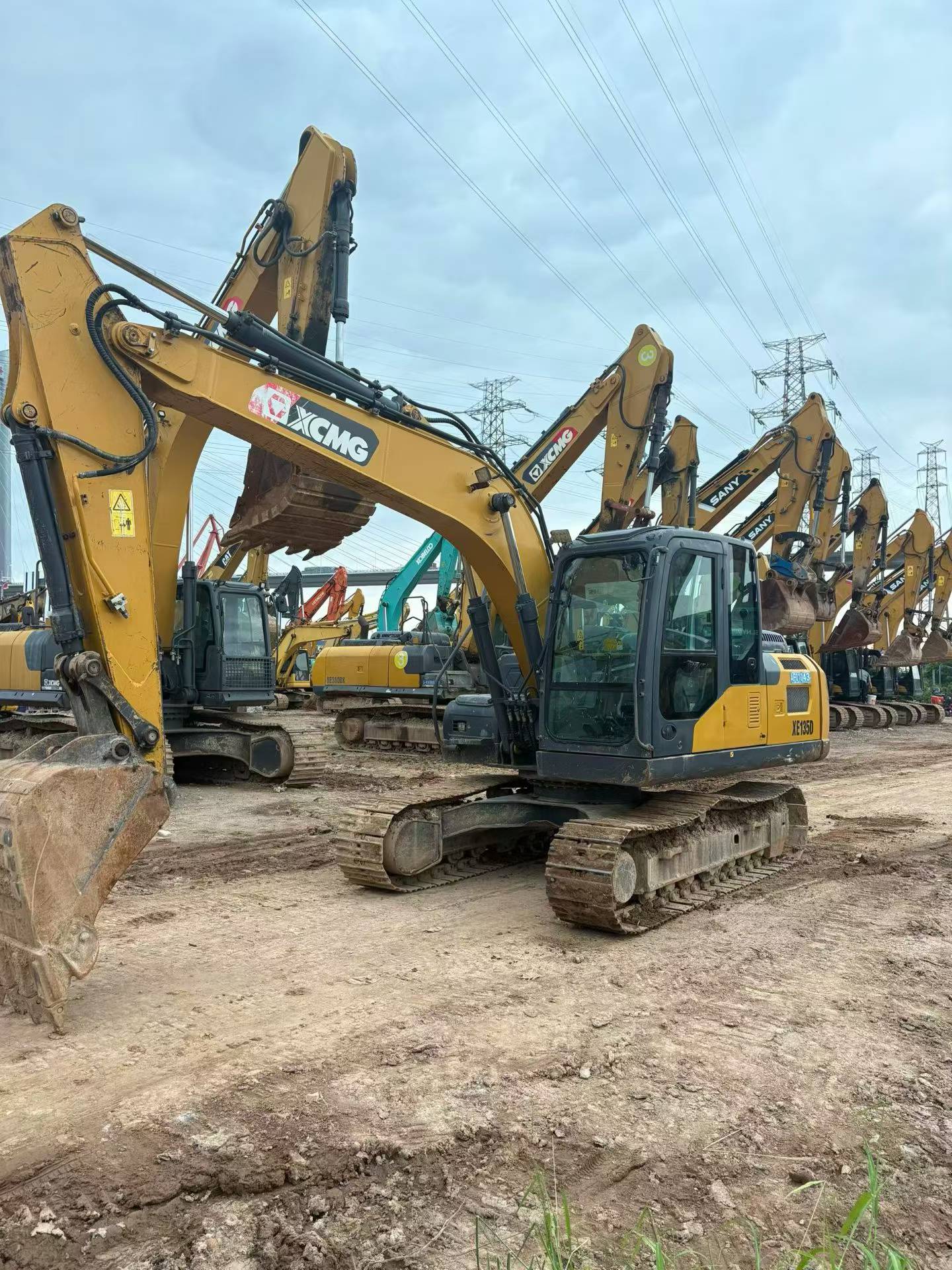 Buy XCMG XE135B Used Excavator / 1