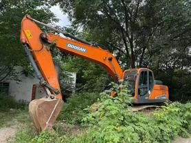 Buy Doosan DH200-3 Used Excavator / 4 Buy Doosan DH200-3 Used Excavator / 4