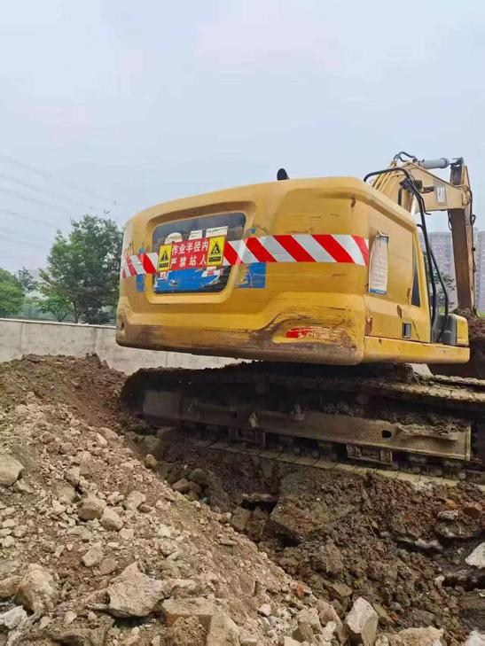 Buy Caterpillar 323 Used Excavator / 1