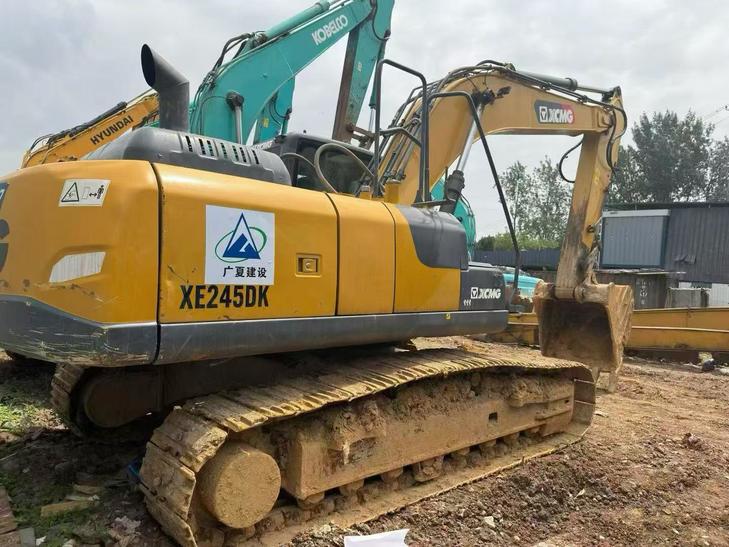 Buy XCMG XE215 Used Excavator / 1