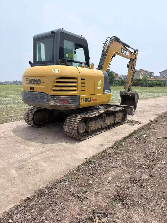 Buy XCMG XE60 Used Excavator / 1