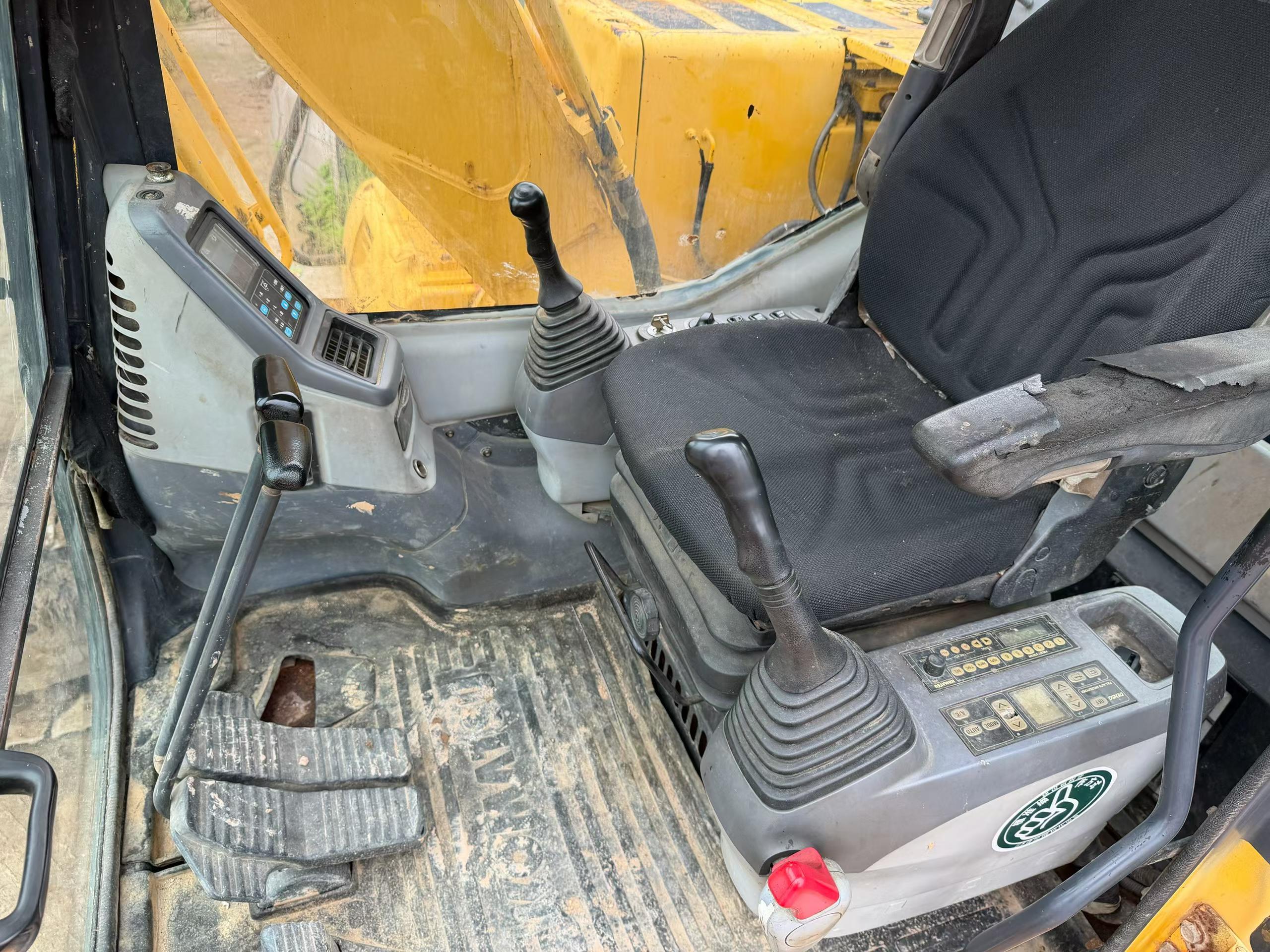 Buy Komatsu PC130-7 Used Excavator / 9
