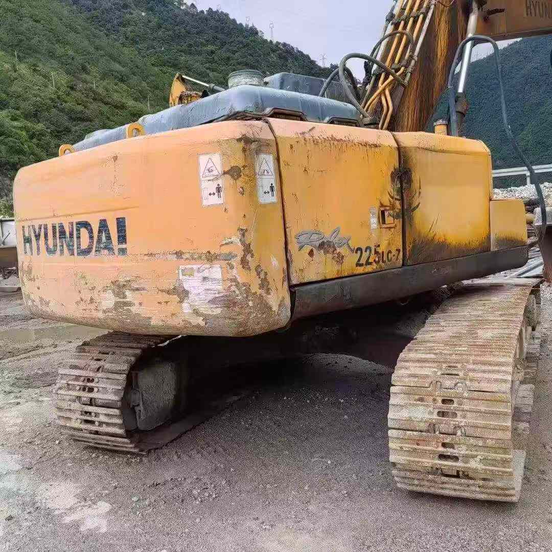 Buy Hyundai R225-7 Used Excavator / 2