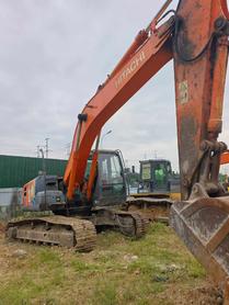 Buy Hitachi EX200-3 Used Excavator / 4 Buy Hitachi EX200-3 Used Excavator / 4