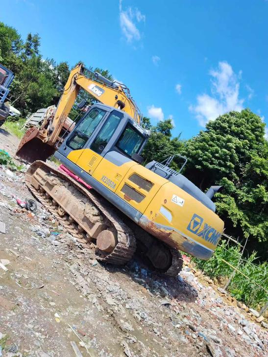 Buy XCMG XE205DA Used Excavator / 1