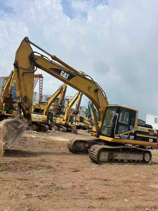 Buy Caterpillar 320V2 Used Excavator / 1