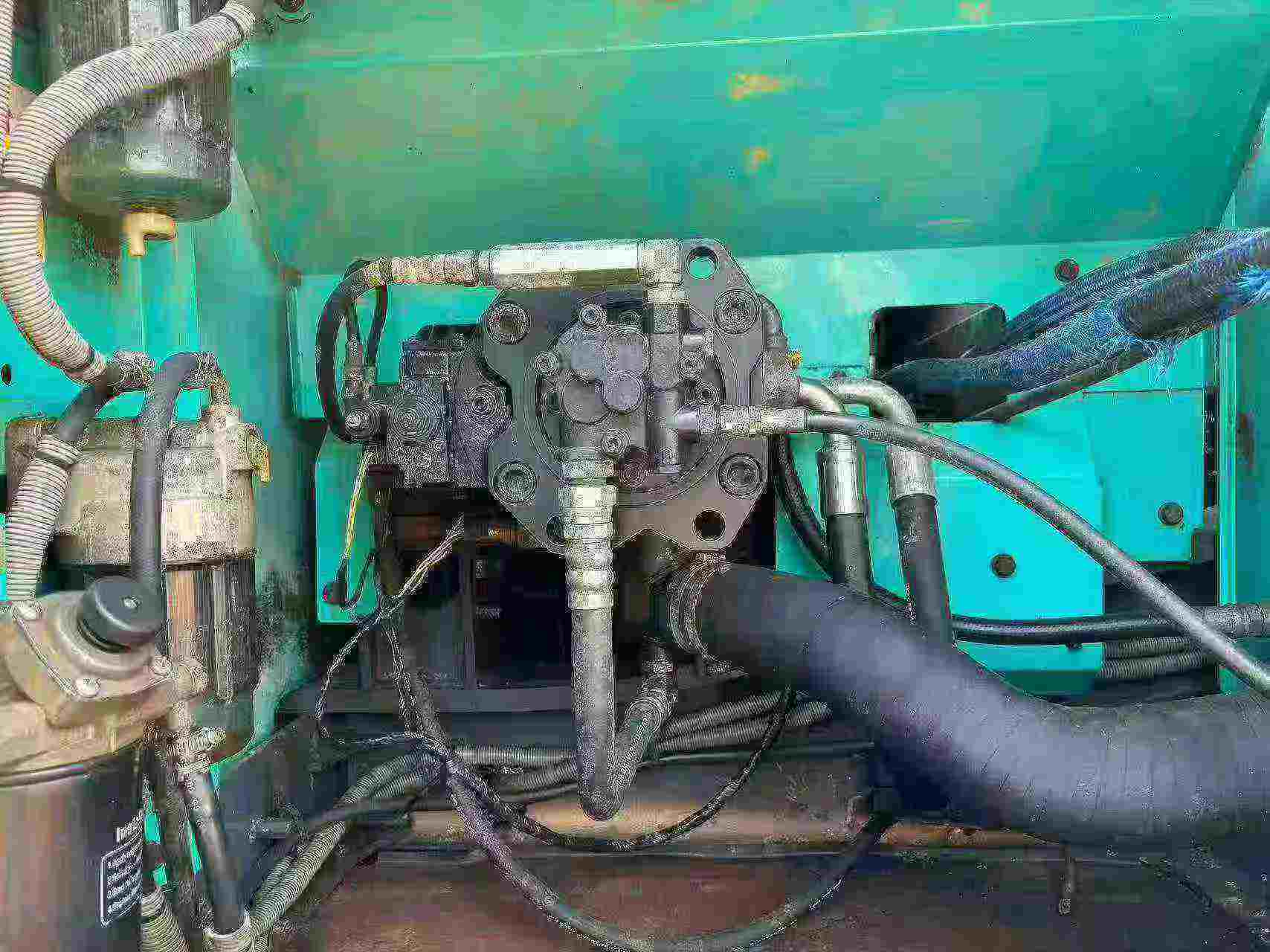 Buy Kobelco SK260 Used Excavator / 9