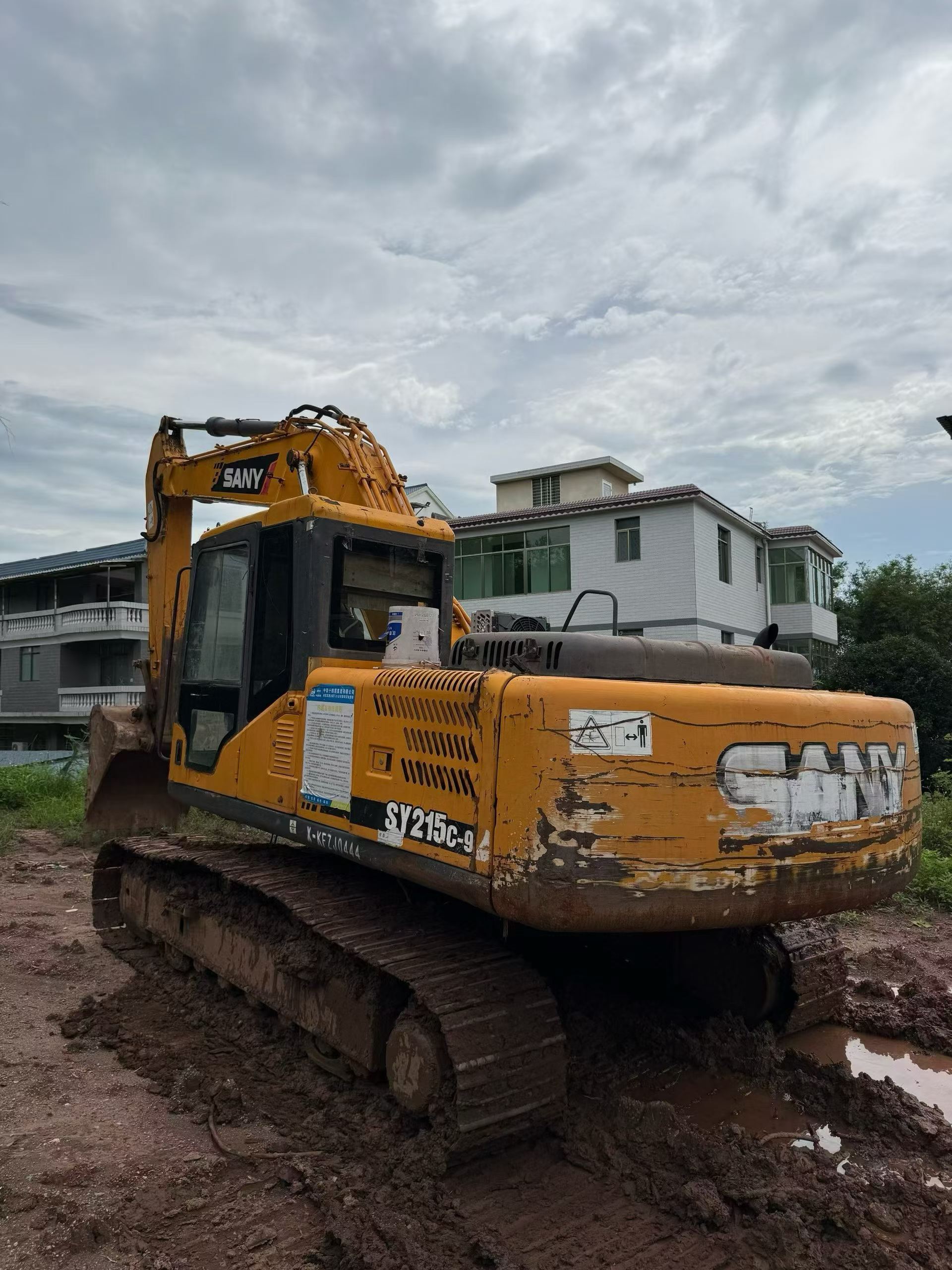 Buy Sany SY215C Used Excavator / 2