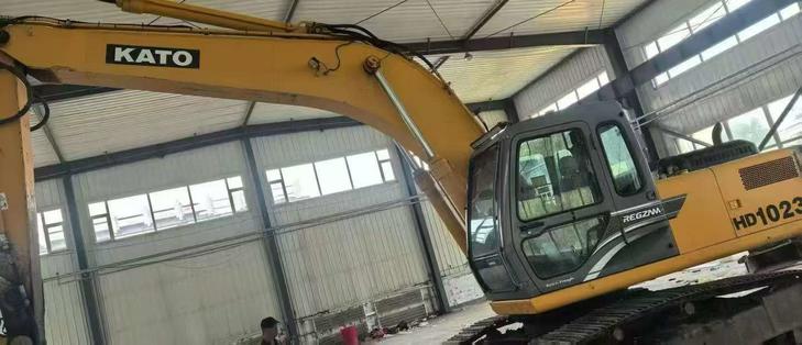 Buy Kato HD1023 Used Excavator / 1
