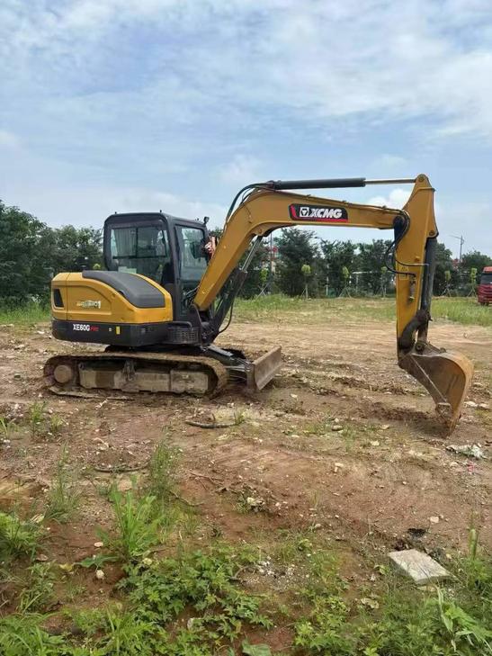 Buy XCMG XE60 Used Excavator / 1