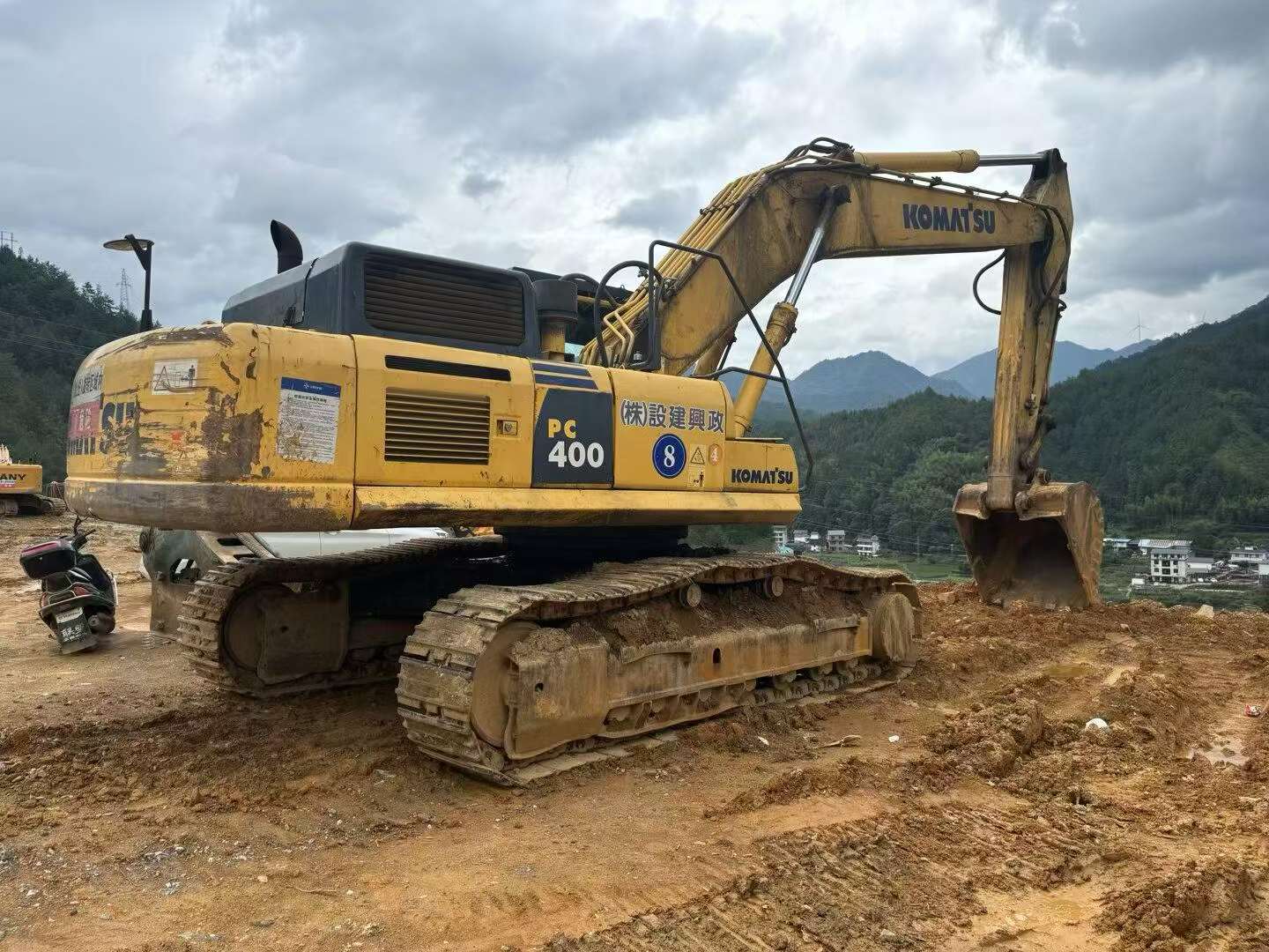Buy Komatsu PC400-8 Used Excavator / 3