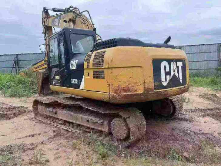 Buy Caterpillar 323 Used Excavator / 1