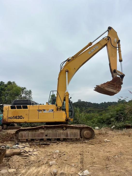 Buy Kato HD1430V Used Excavator / 1