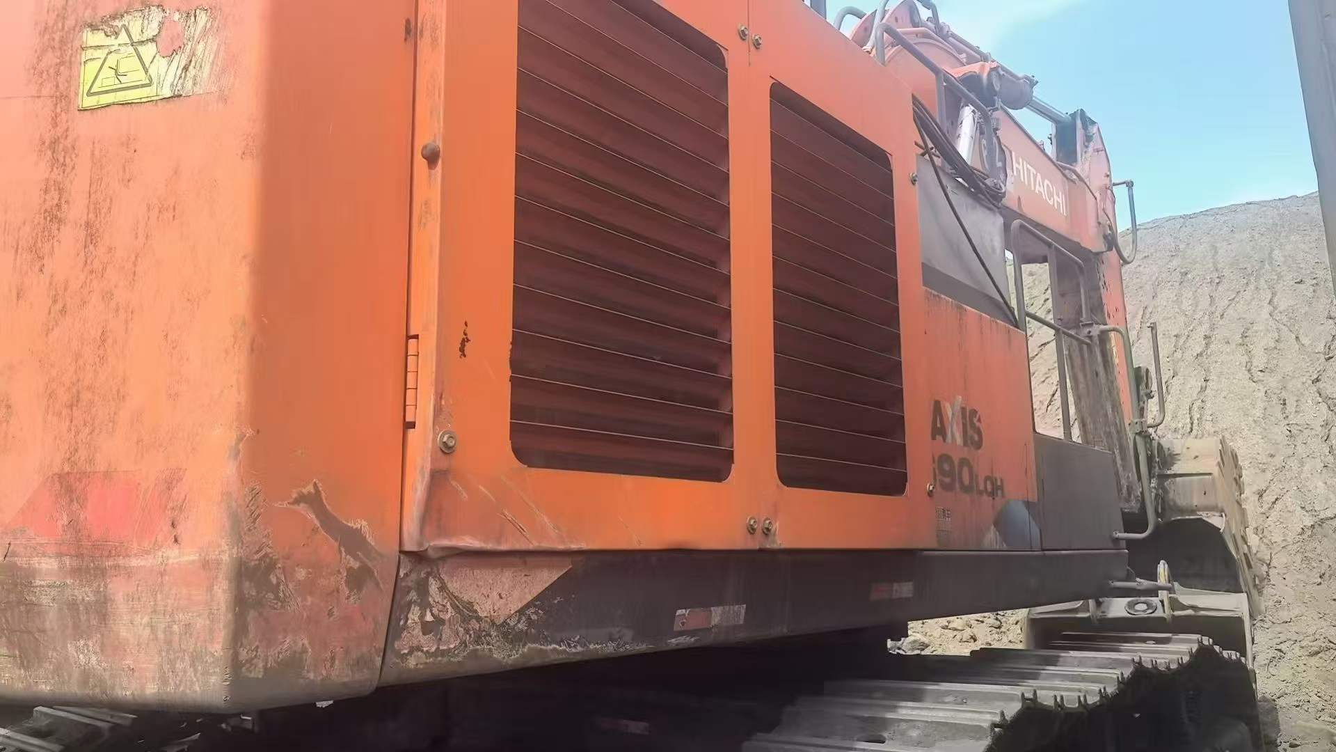 Buy Hitachi ZX690LCH-5A Used Excavator / 2