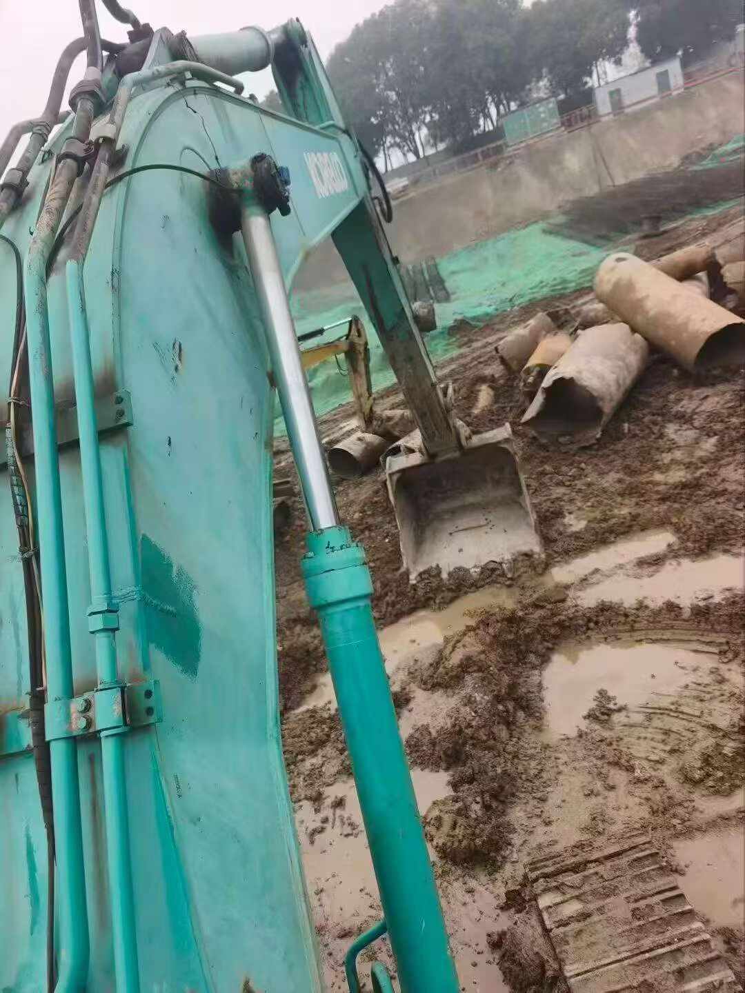 Buy Kobelco SK330 Used Excavator