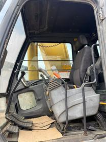 Buy Kato HD1430V Used Excavator / 4 Buy Kato HD1430V Used Excavator / 4