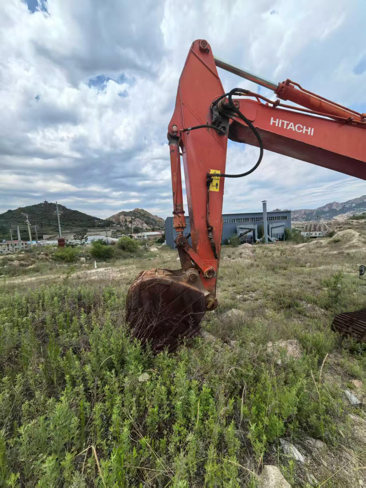 Buy Hitachi EX230-6 Used Excavator / 8