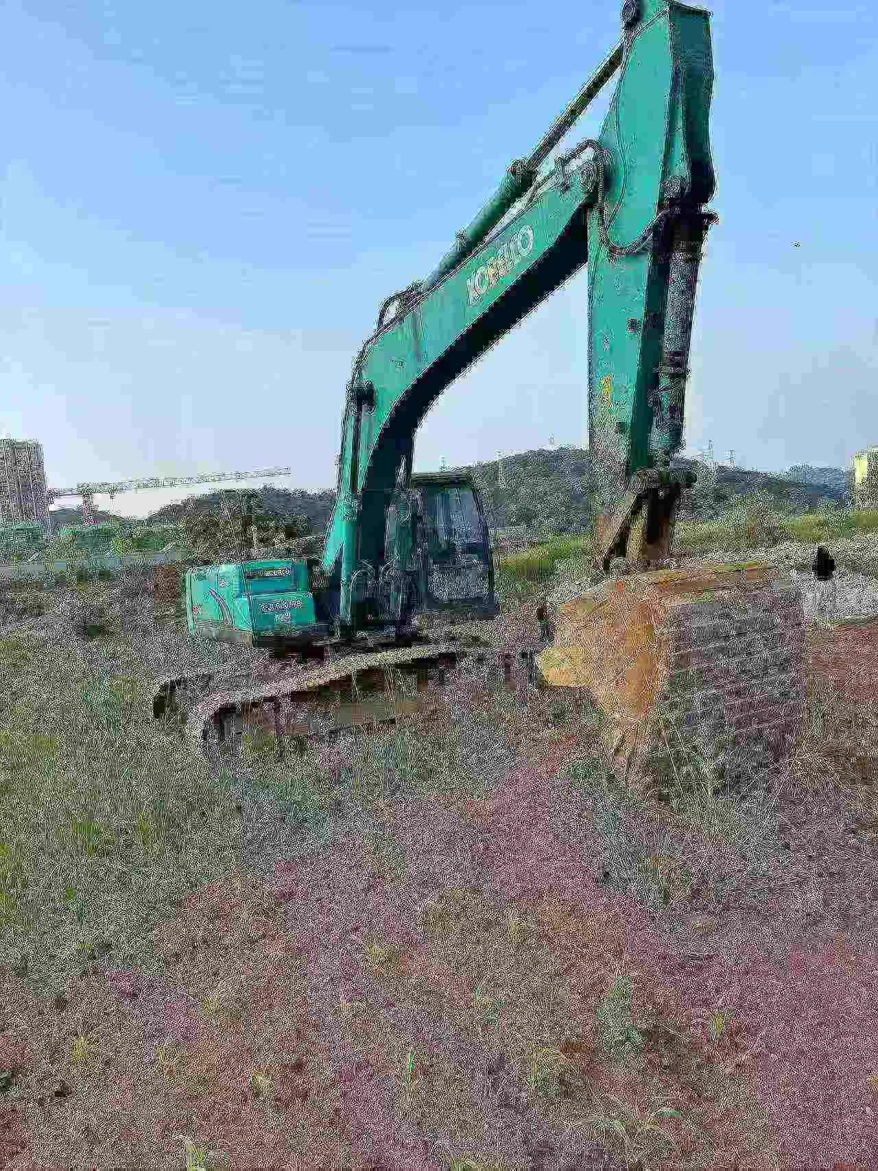 Buy Kobelco SK260 Used Excavator / 4