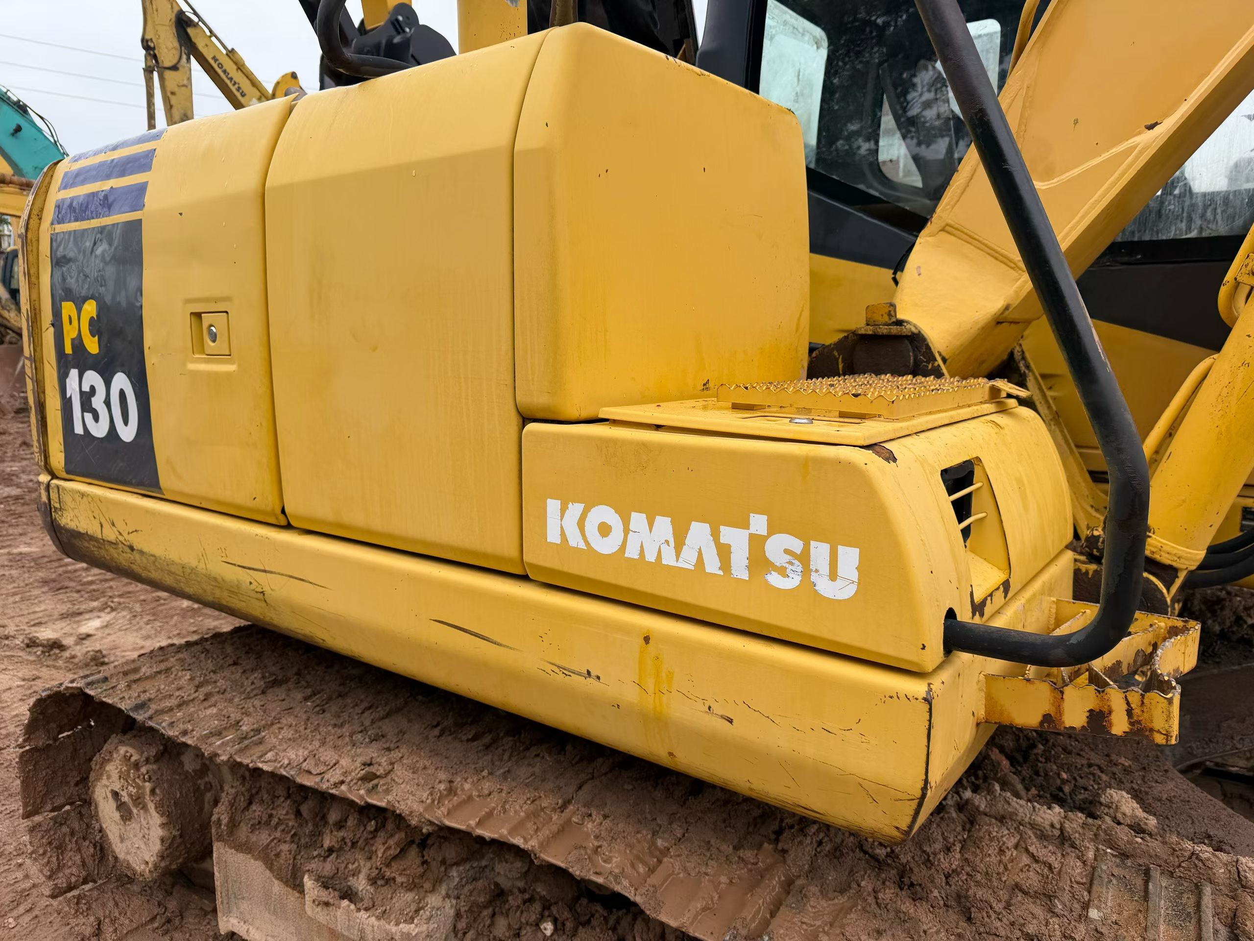 Buy Komatsu PC130-7 Used Excavator / 4