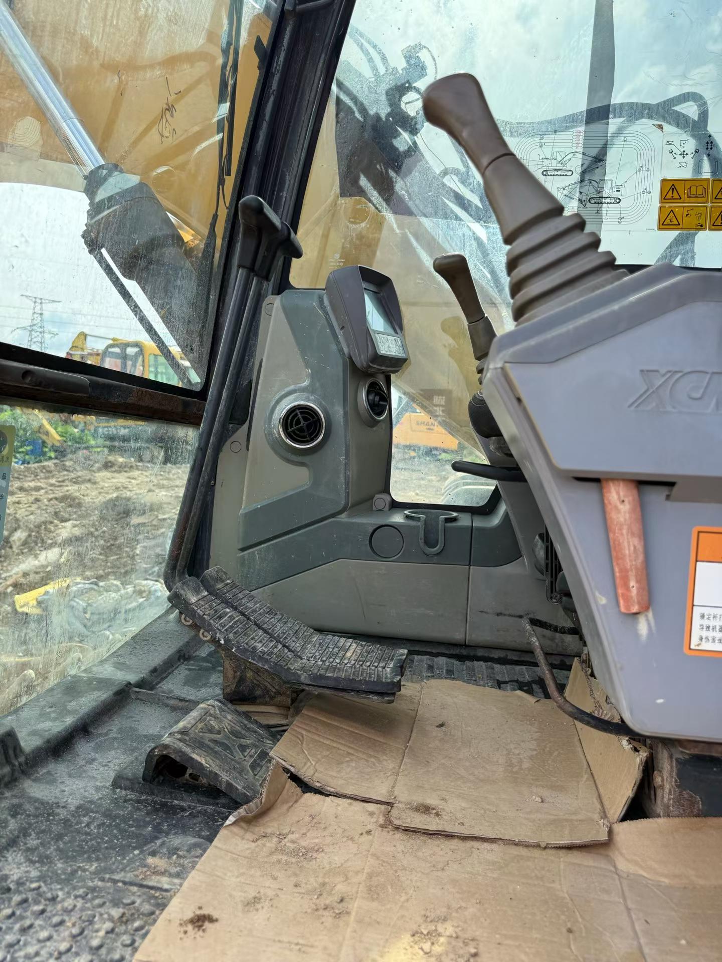 Buy XCMG XE135B Used Excavator / 5