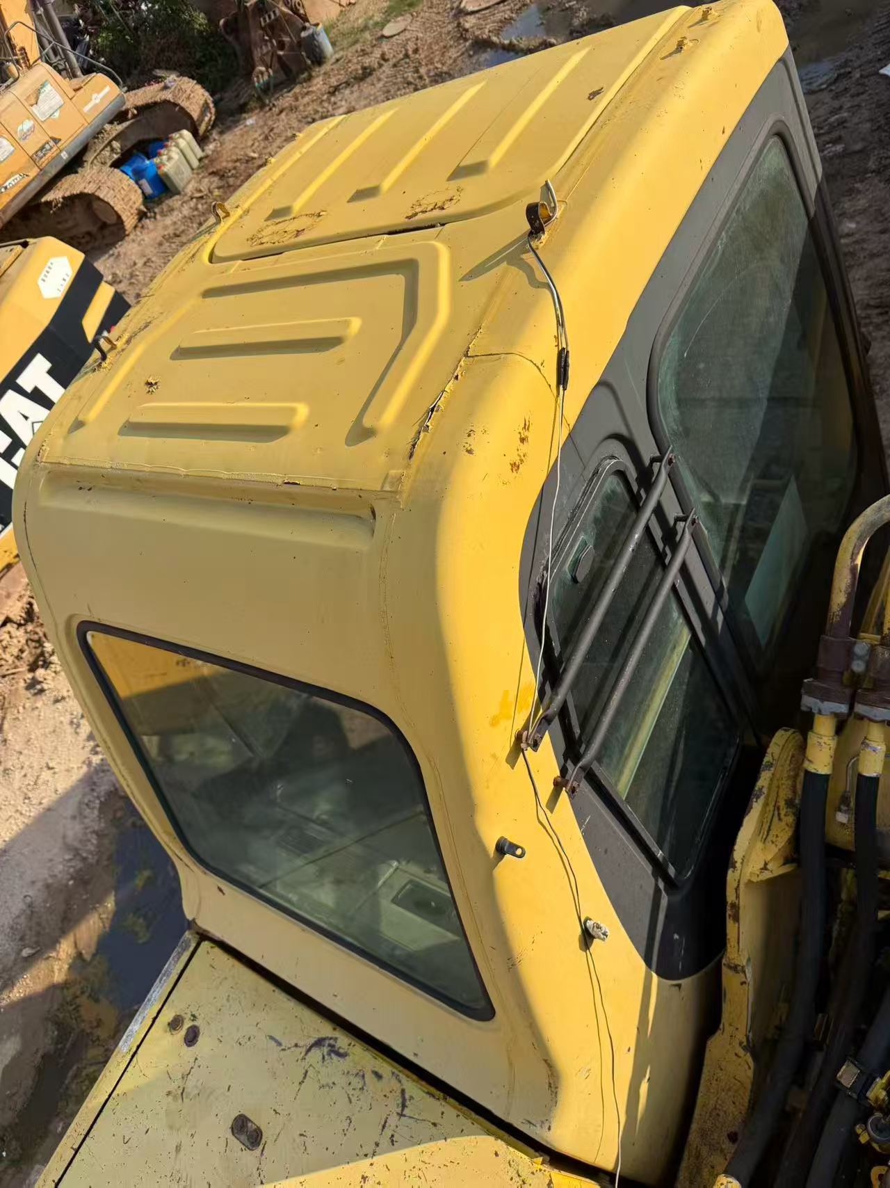 Buy Komatsu PC200-6E Used Excavator / 8