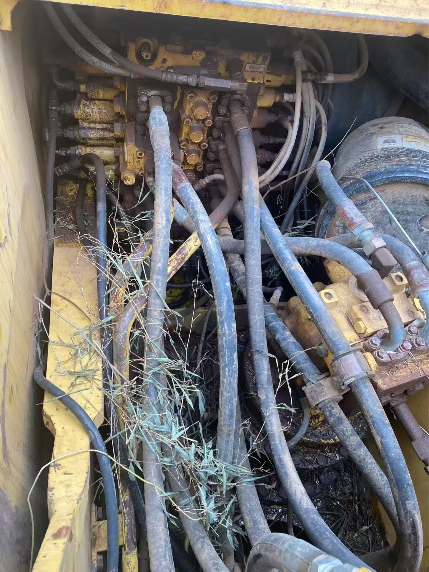 Buy Komatsu PC200-7 Used Excavator / 2