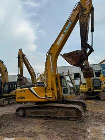 Buy Kato 820-3SP Used Excavator / 2 Buy Kato 820-3SP Used Excavator / 2