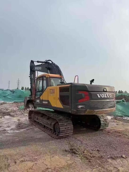 Buy Volvo EC200 Used Excavator / 1