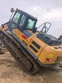 Buy XCMG XE270DK Used Excavator / 2 Buy XCMG XE270DK Used Excavator / 2