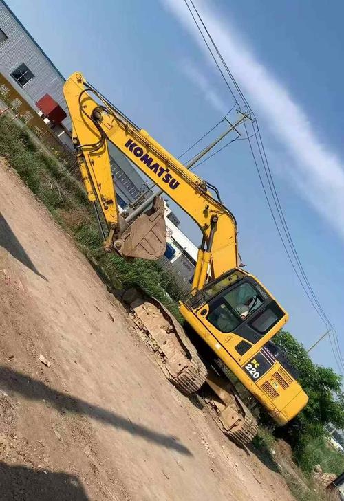 Buy Komatsu PC220-8 Used Excavator / 1