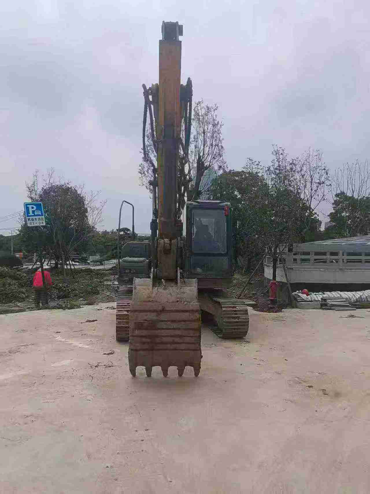 Buy XCMG XE135B Used Excavator / 7