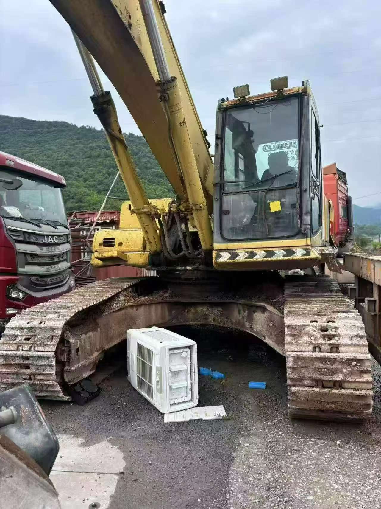 Buy Komatsu PC350-6 Used Excavator / 7