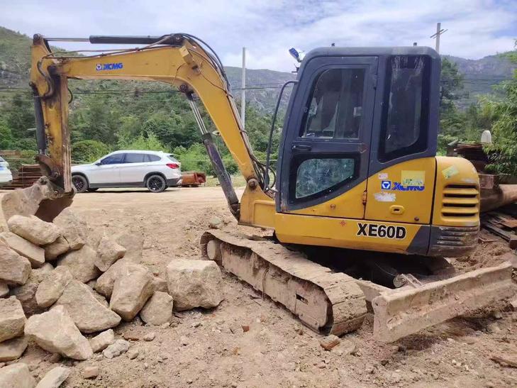 Buy XCMG XE60D Used Excavator / 1