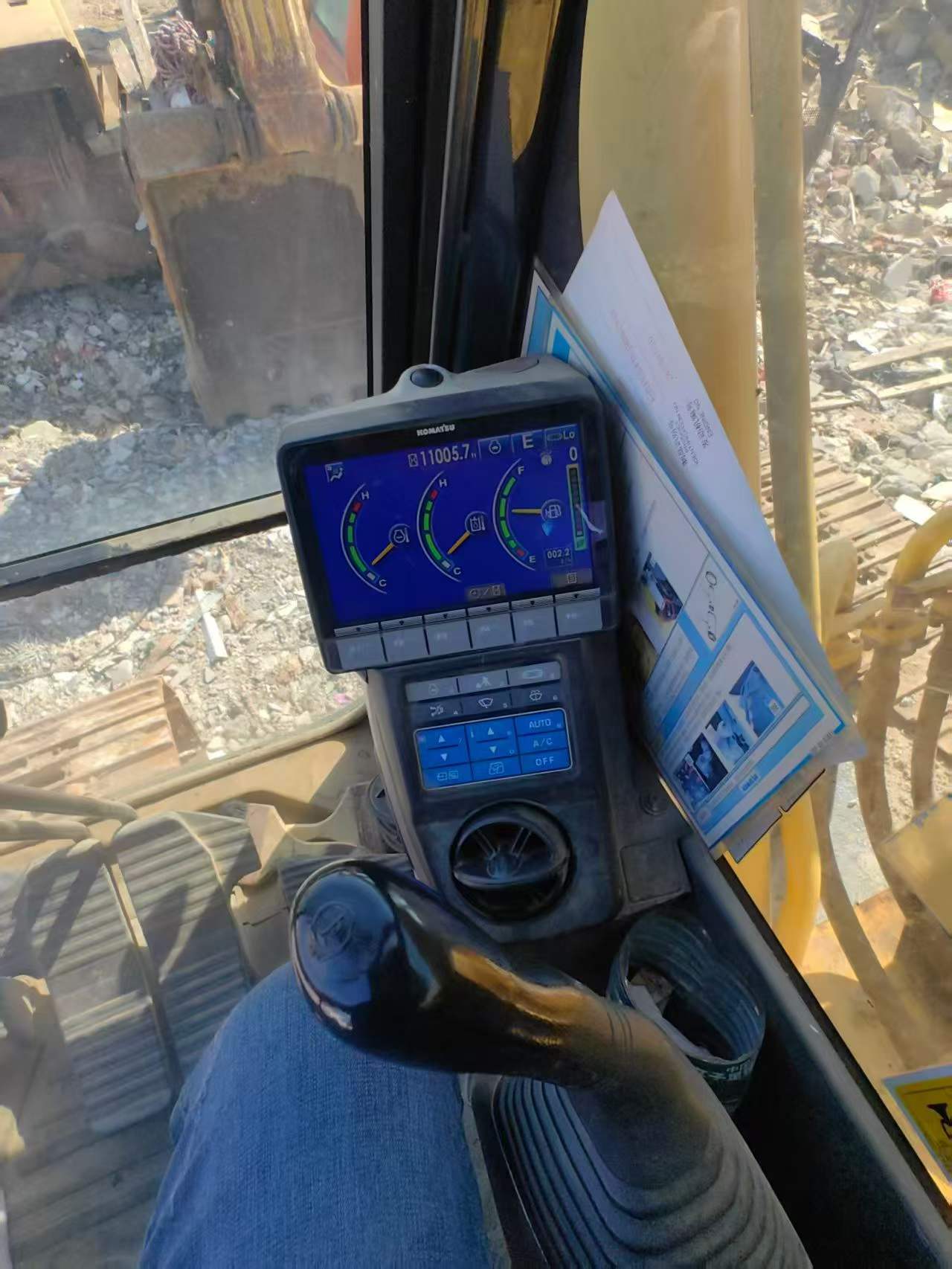 Buy Komatsu PC200-8 Used Excavator / 5