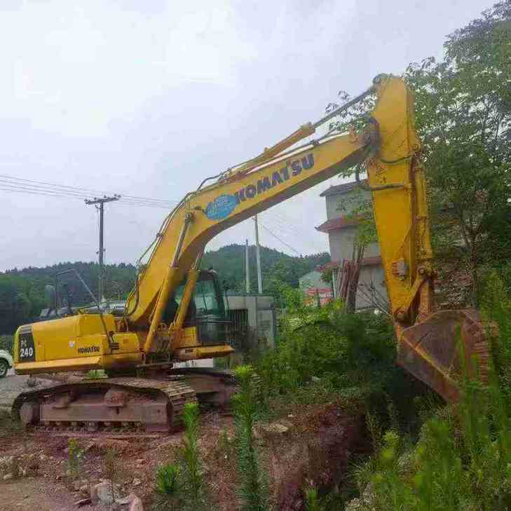 Buy Komatsu PC200 Used Excavator / 1