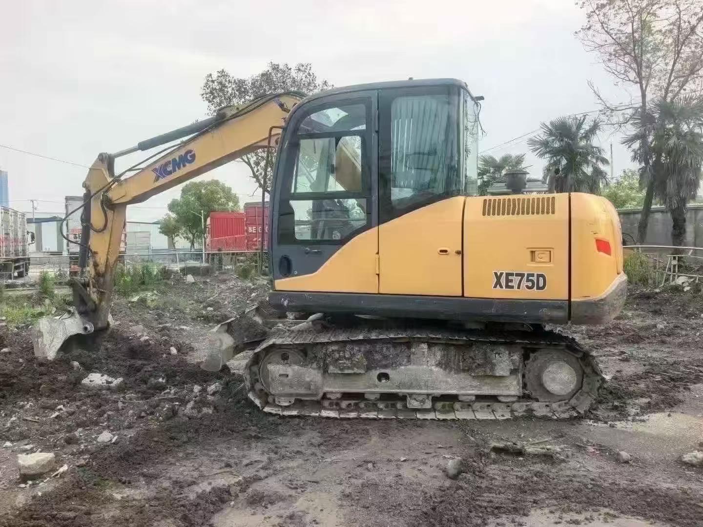 Buy XCMG XE75C Used Excavator / 3