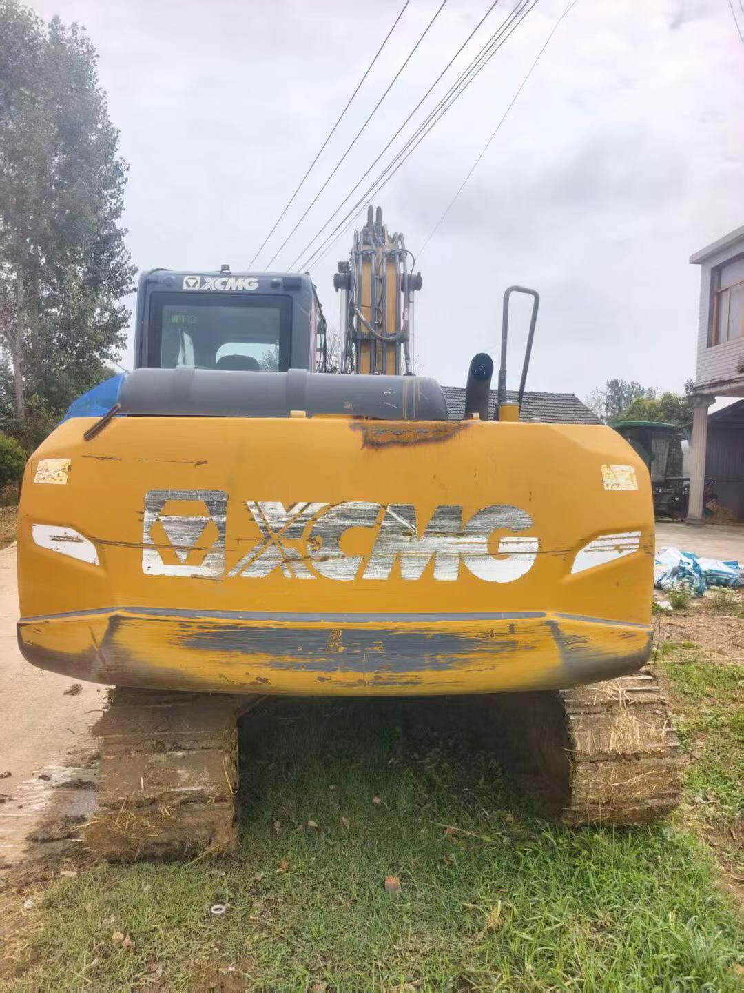 Buy XCMG XE135B Used Excavator / 2