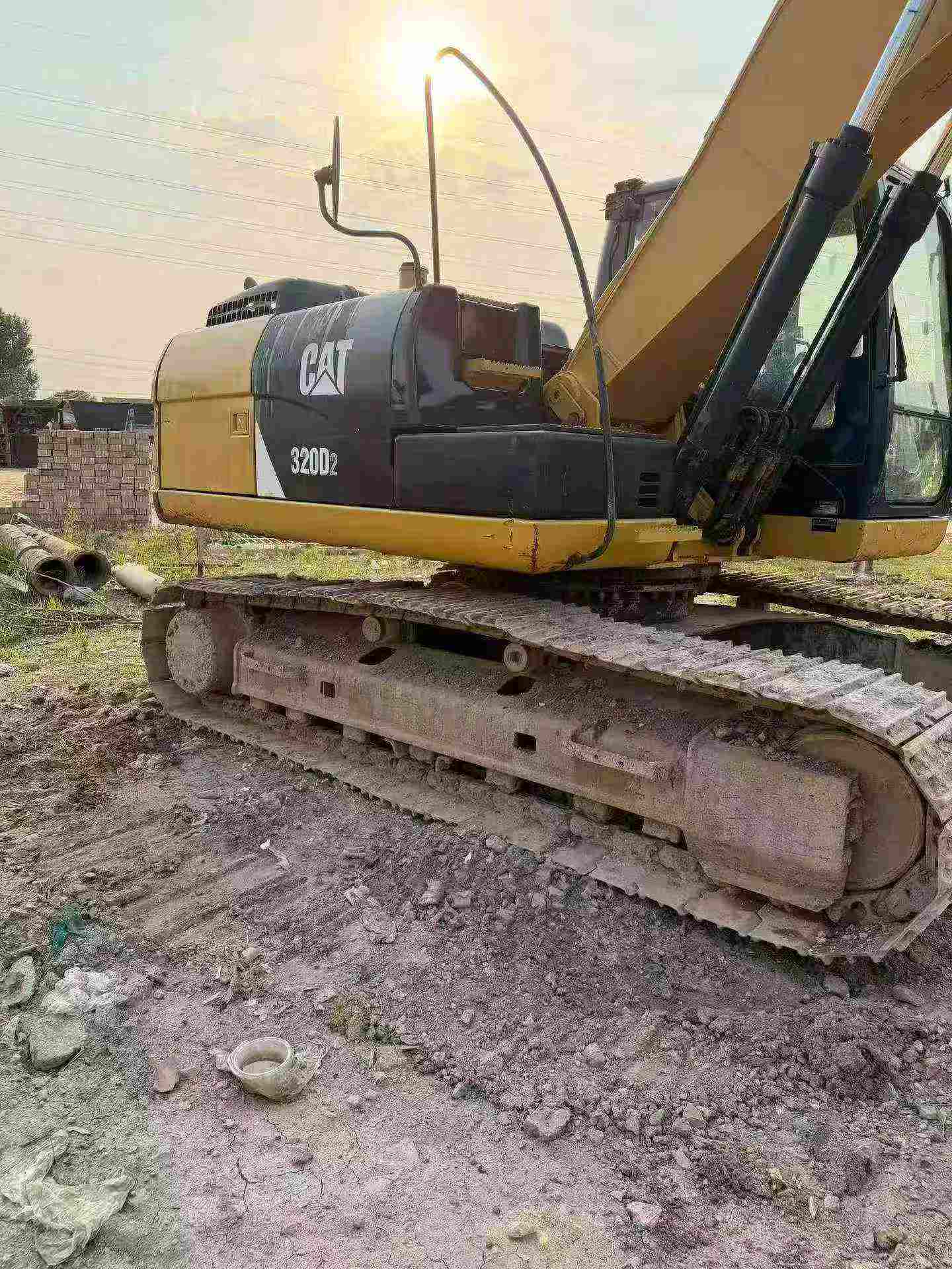 Buy Caterpillar 320D Used Excavator / 4