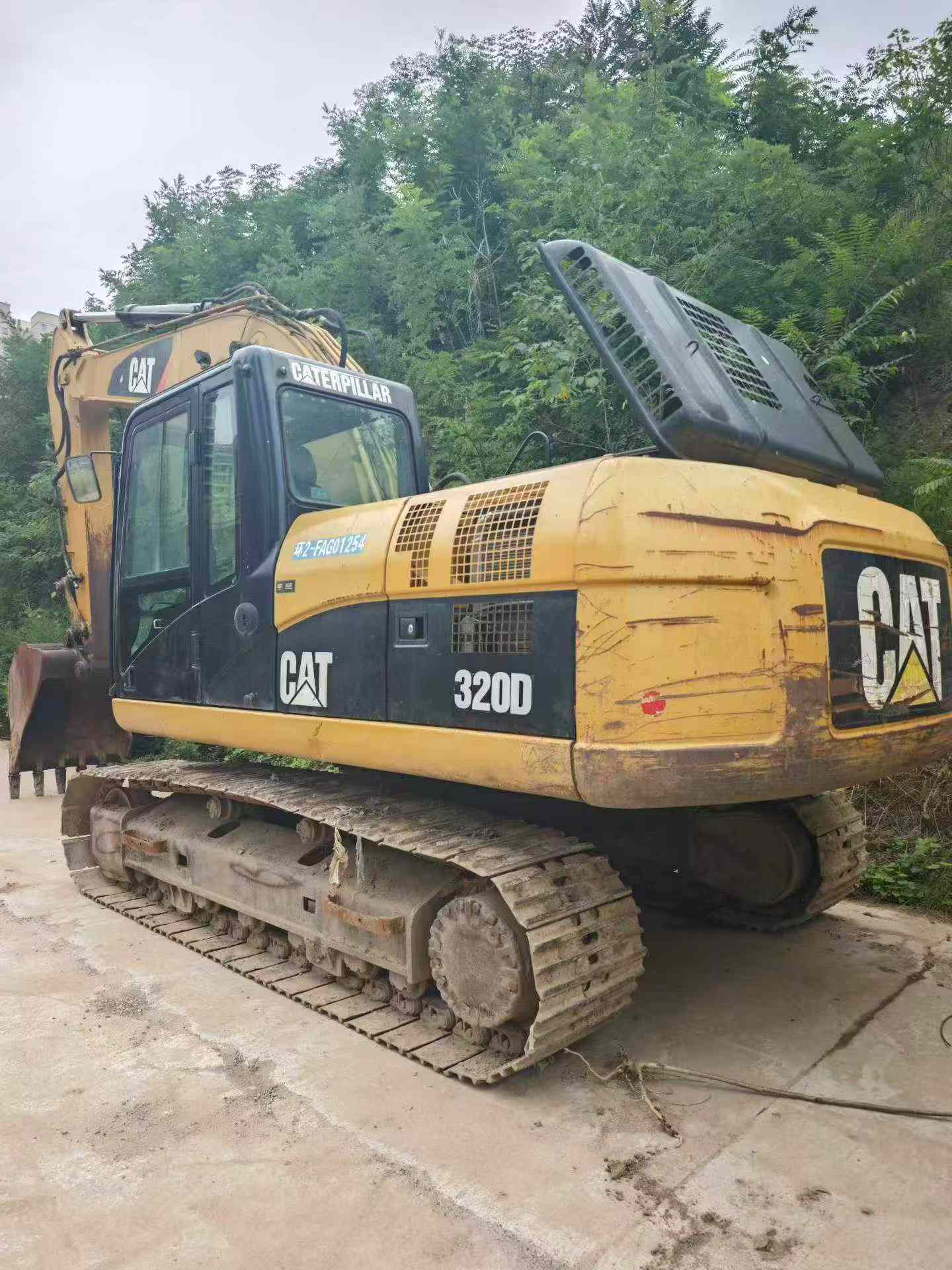Buy Caterpillar 320D Used Excavator / 2