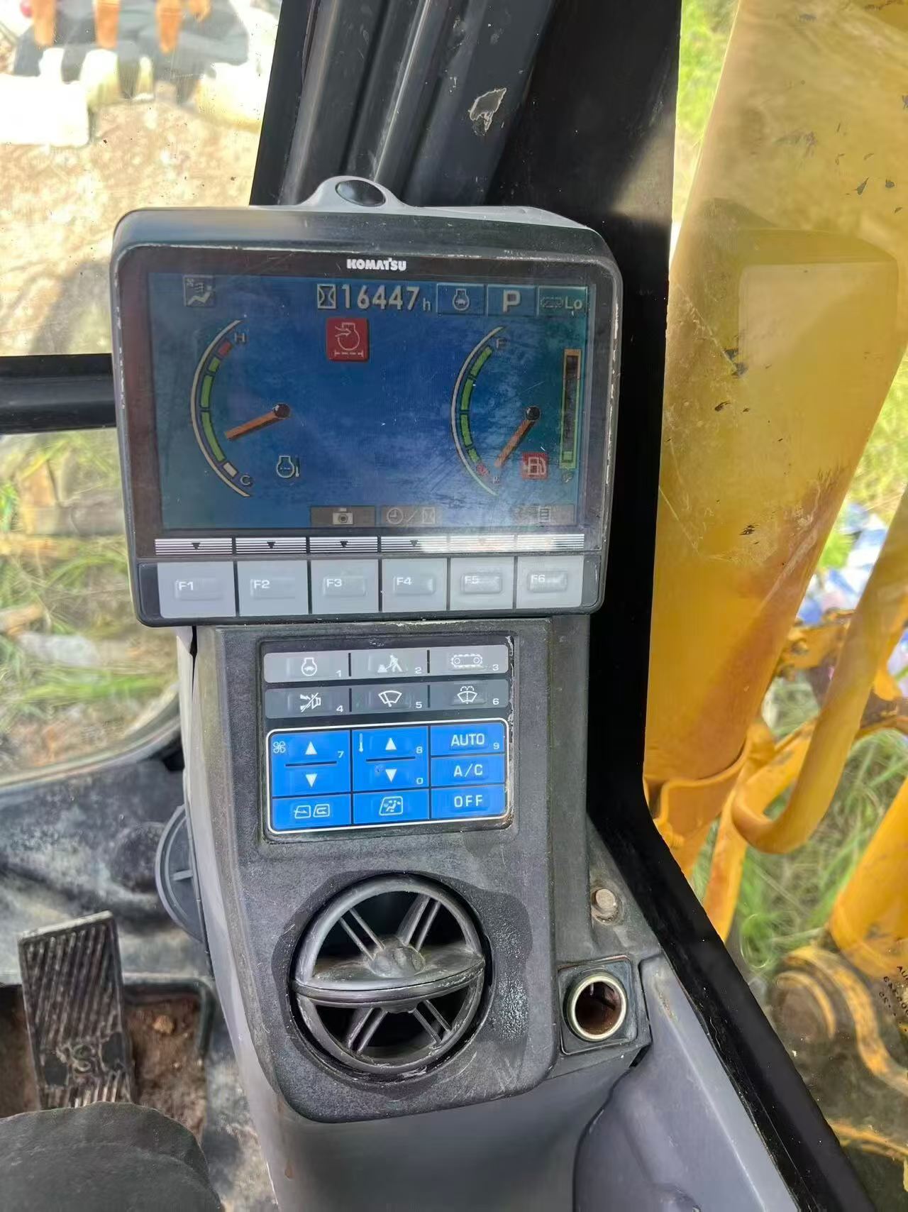 Buy Komatsu PC120-8 Used Excavator / 3