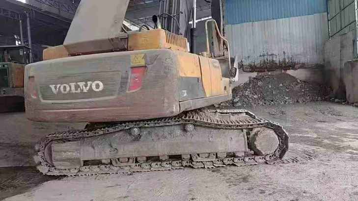 Buy Volvo EC300D Used Excavator / 1
