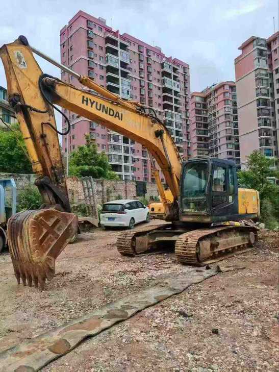 Buy Hyundai R215-7 Used Excavator / 1