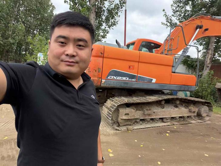 Buy Doosan DH215-7 Used Excavator / 1