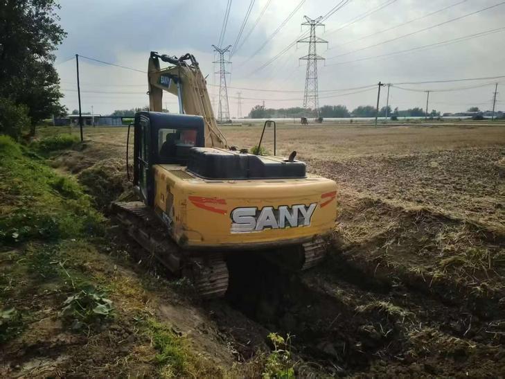 Buy Sany SY215C-8 Used Excavator / 1