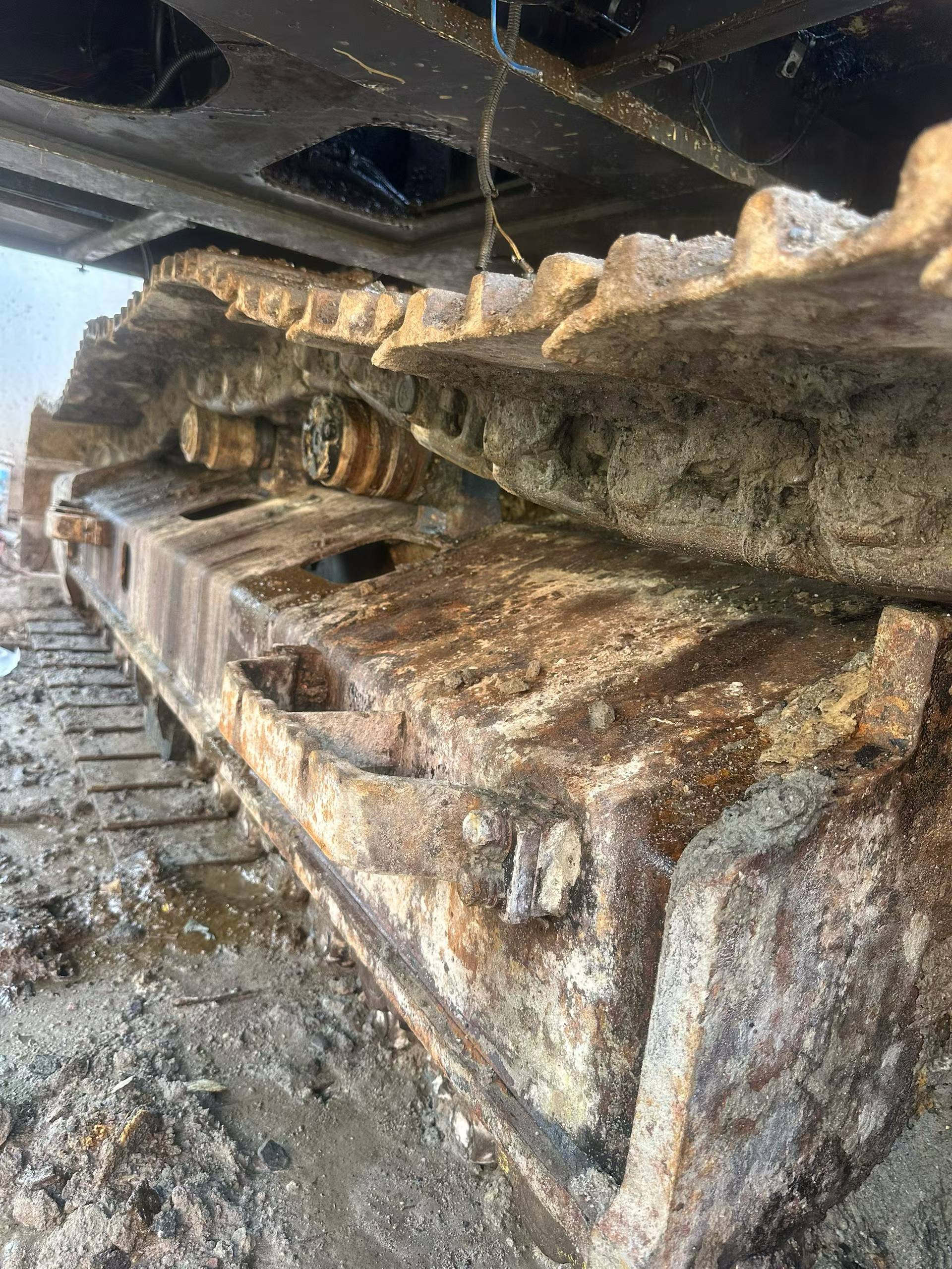 Buy Hitachi ZX240-3G Used Excavator / 5