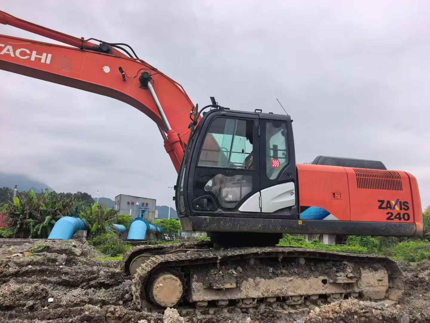 Buy Hitachi ZX240-5A Used Excavator / 6