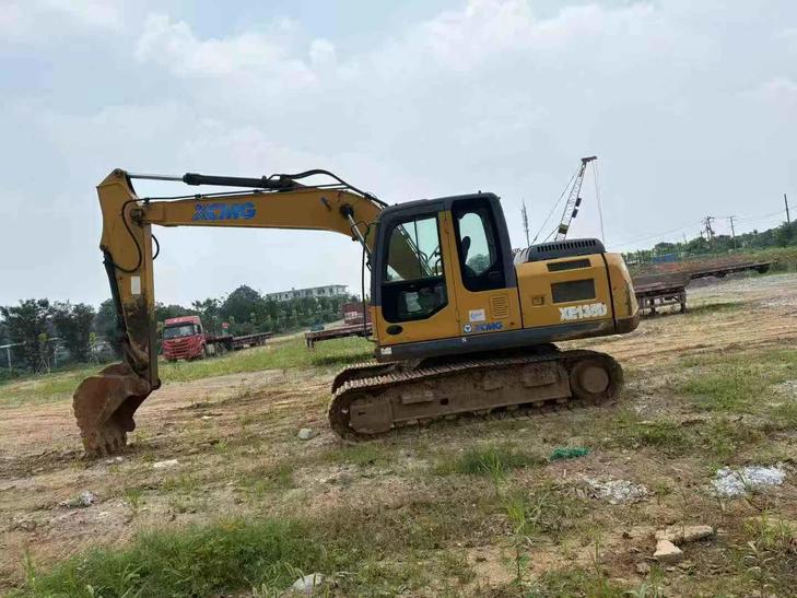 Buy XCMG XE135B Used Excavator / 1