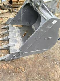 Buy Volvo L220E Used Excavator / 2 Buy Volvo L220E Used Excavator / 2